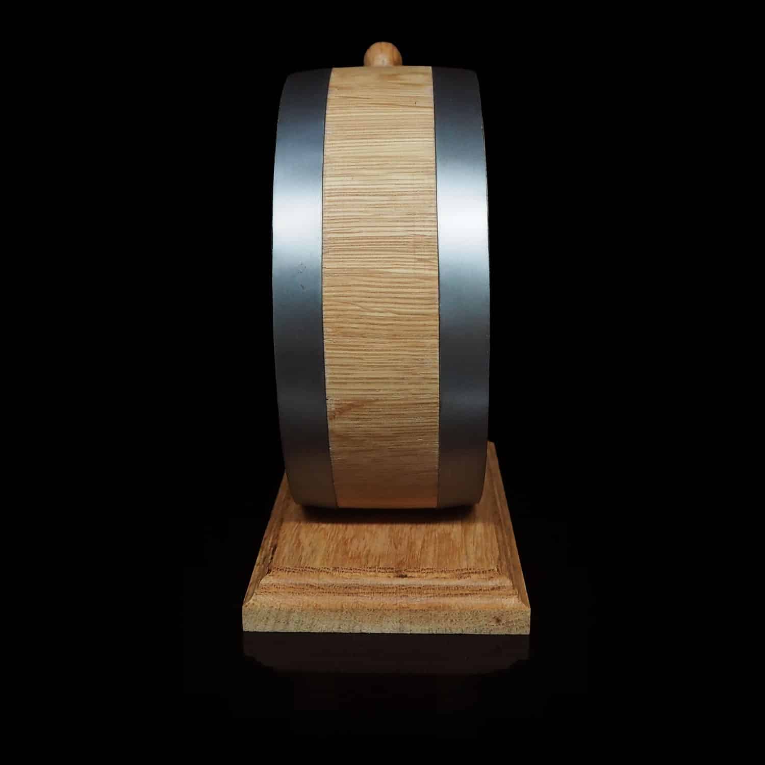 1L Glass Head Oak Flask